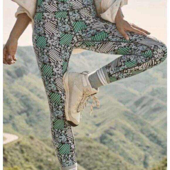 Free People Lose Control Leggings Daisy Check Print FP Movement Size XS - Picture 2 of 9